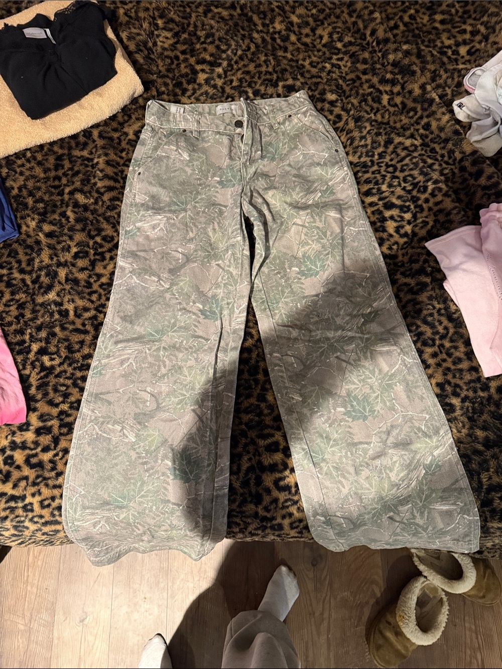 Low rise camo wide leg jeans size 24 Pacsun